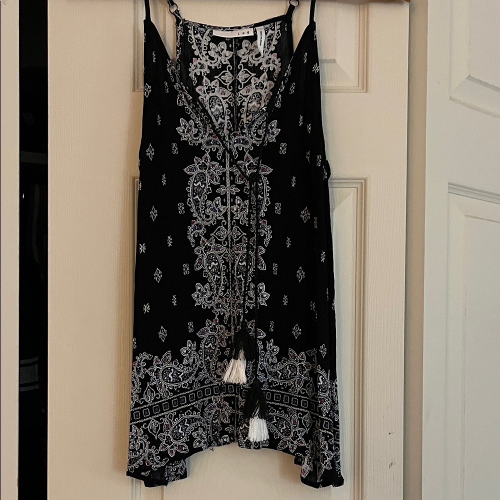 Chic LUQ Black and White Paisley Tank Top. Very Cute